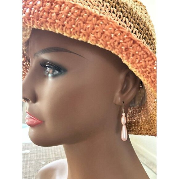 2 Set of Pearl Earrings - Picture 6 of 7